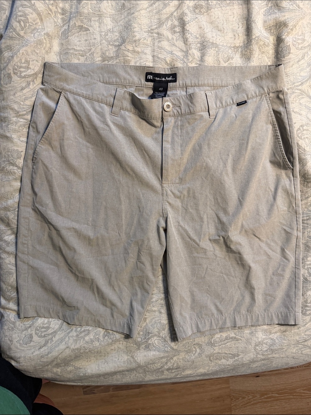 Travis Mathew Men’s Light Gray Flat Front Chino Shorts